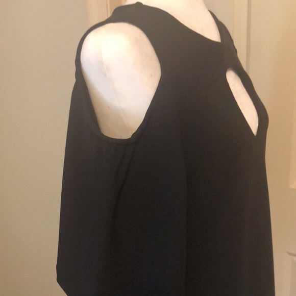 Boston Proper black cold-shoulder tunic - Picture 4 of 6